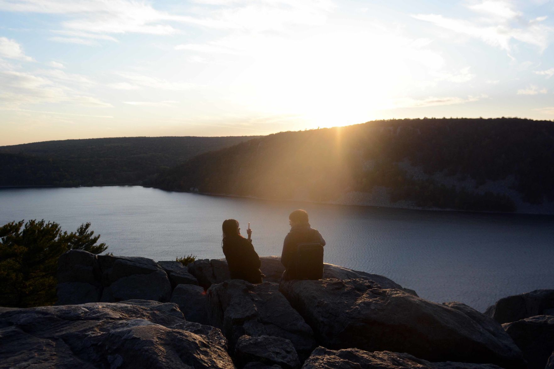 Devil's Lake shows autumn colors, Oct. 18
